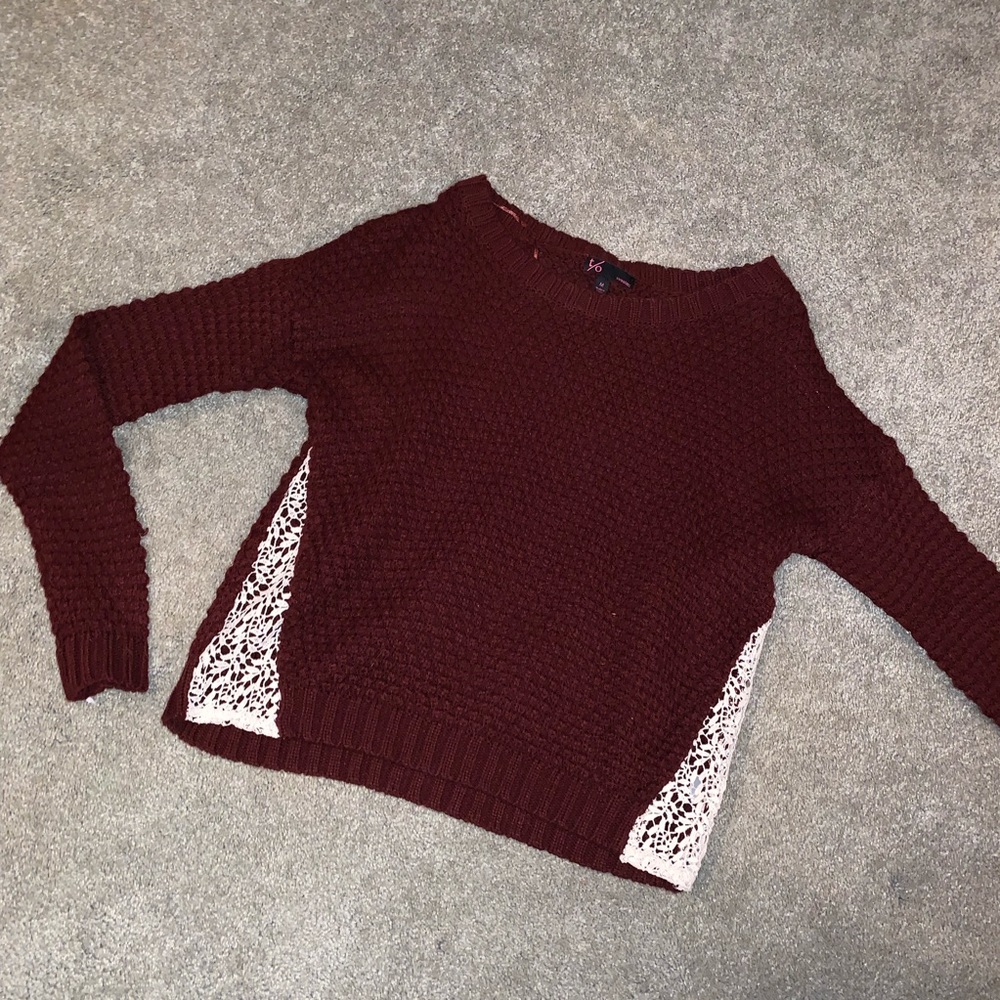 Maroon sweater